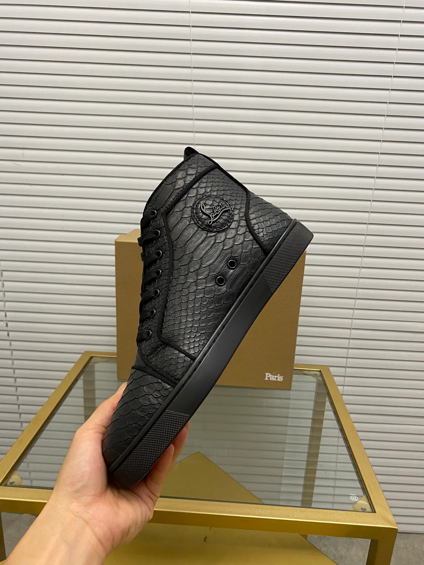 (Customized model) Ex-factory price is 520. christian louboutin (CL red sole shoes) counter series, casual sneakers for couples 📢 📢 📢 Exclusive hot style release 🎈🎈💪 Movable latex feet 👻 Finished outsole line [Proud] 😝Female 35-40# Male 38#-46, global supply😝 [Top version]: Original imported genuine leather upper, top original leather lining, original molded TPU outsole, original 1:1 detail processing, original shoe last,